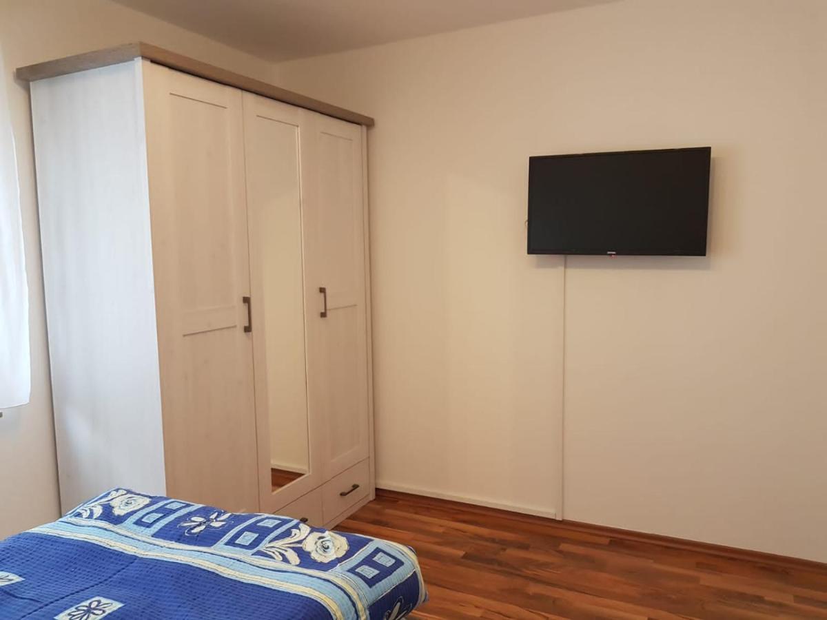 Ferienwohnung- Sarah Hahnstatten Ngoại thất bức ảnh