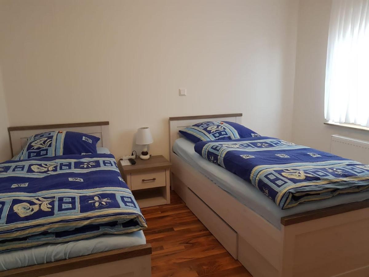 Ferienwohnung- Sarah Hahnstatten Ngoại thất bức ảnh