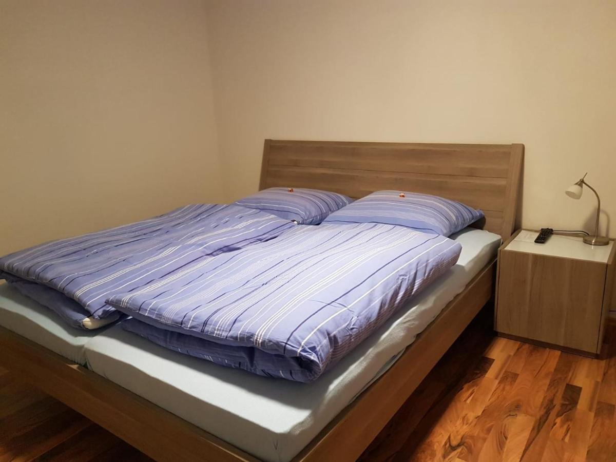Ferienwohnung- Sarah Hahnstatten Ngoại thất bức ảnh